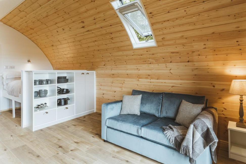 올드버러 Carlton Manor Pods 아파트 외부 사진