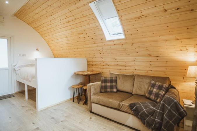올드버러 Carlton Manor Pods 아파트 외부 사진